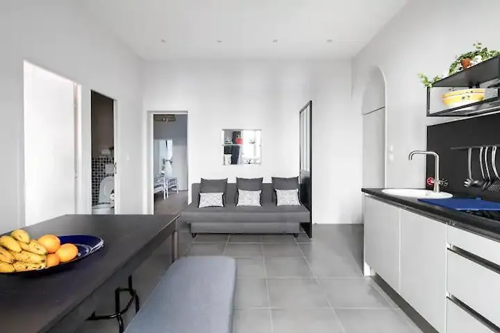 Mon Logis Apartment Paris 0*,
